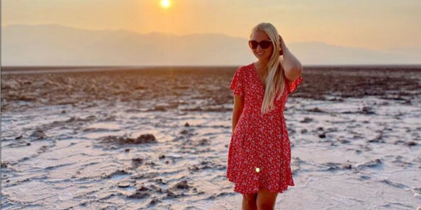 VIP Wine Tasting with Death Valley Sightseeing and Stargazing Photography Tour