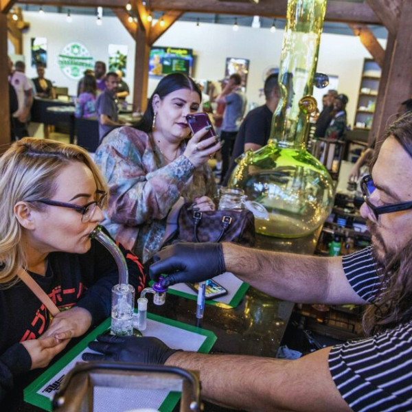 LAS VEGAS DISPENSARIES TOUR TICKETS WITH PARTY BUS 